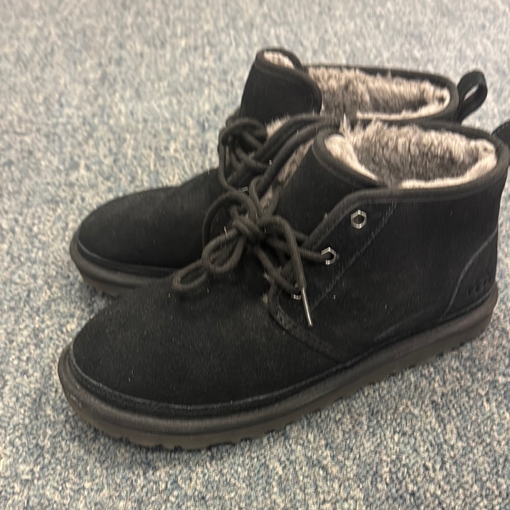 UGG Men’s Mid Top Boots - Black - Size 10